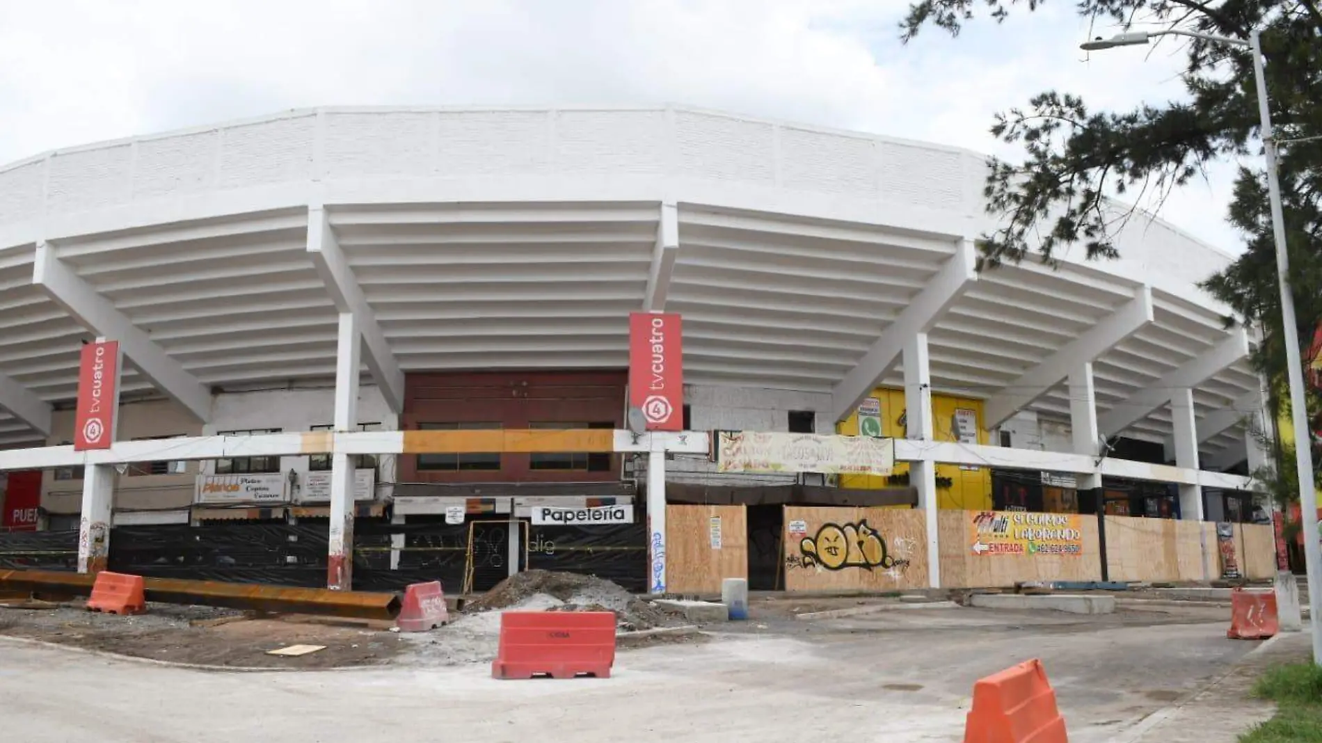 ESTADIO SERGIO LEÓN CHAVEZ (1)